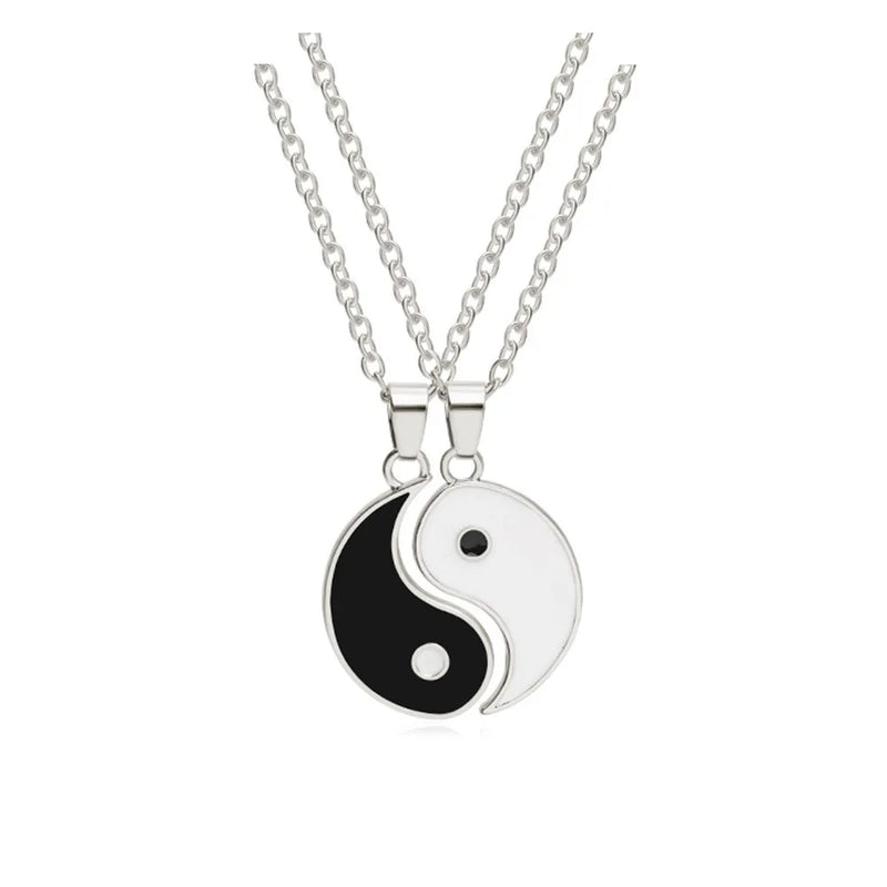 Conjunto de Colares Tai Chi Yin Yang com Oito Trigramas - Colar para Casal com Corrente de Cor Prata