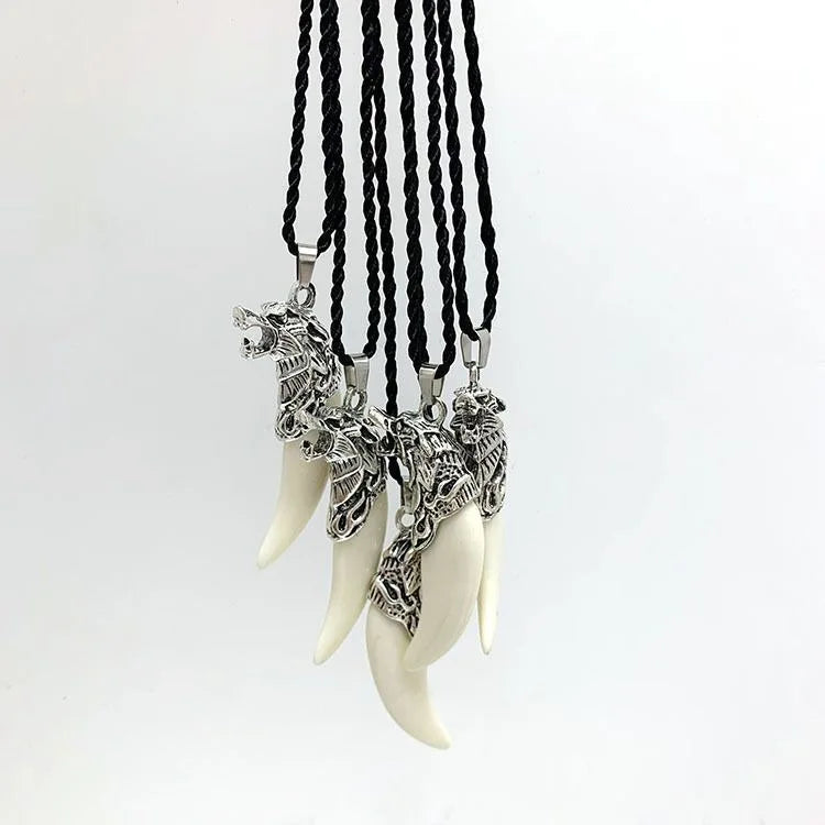 Wolf Teeth Pendant Men's Necklace Dominating Trendy Personality Style Men's and Women's Authentic Pendant