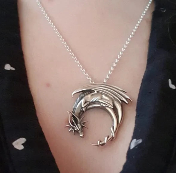 Colar Dragão Voador - Pingente de Dragão Vintage - Joia Personalizada e Elegante
